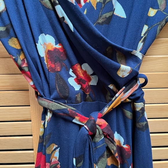 Gorgeous dress - Picture 2 of 8